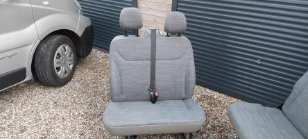 Sprzedam kanapy/ fotele Renault Trafic 2011r.