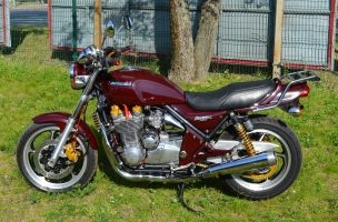 Motocykl szosowo/turystyczny Kawasaki ZR1100 Zephyr 1993 Pionier motocykli klasy naked