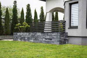 Ogrodzenie Frontowe Nowoczesne Minimalistyczne, Murek betonowy Bloczek ogrodzeniowy STYROBUD FINI 500x200x200mm